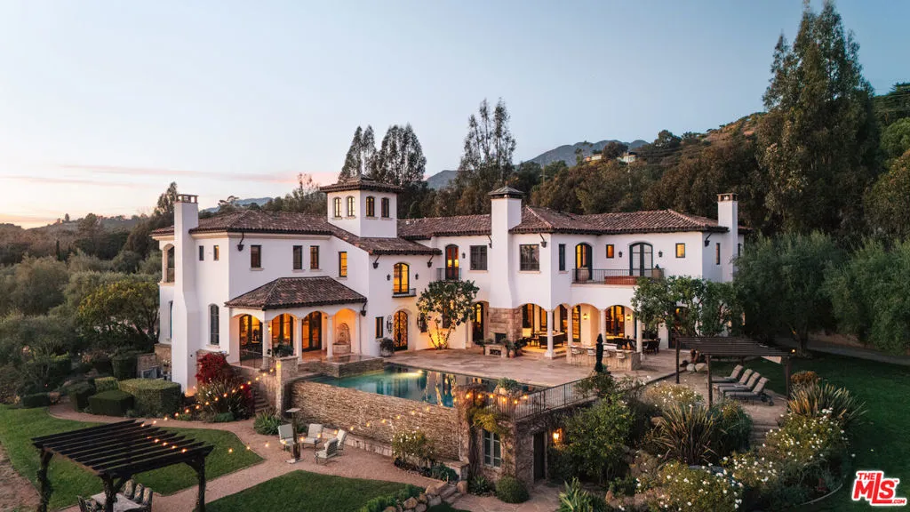 Carpinteria, California 93013, United States, 5 Bedrooms Bedrooms, ,10 BathroomsBathrooms,Residential,Active,254340