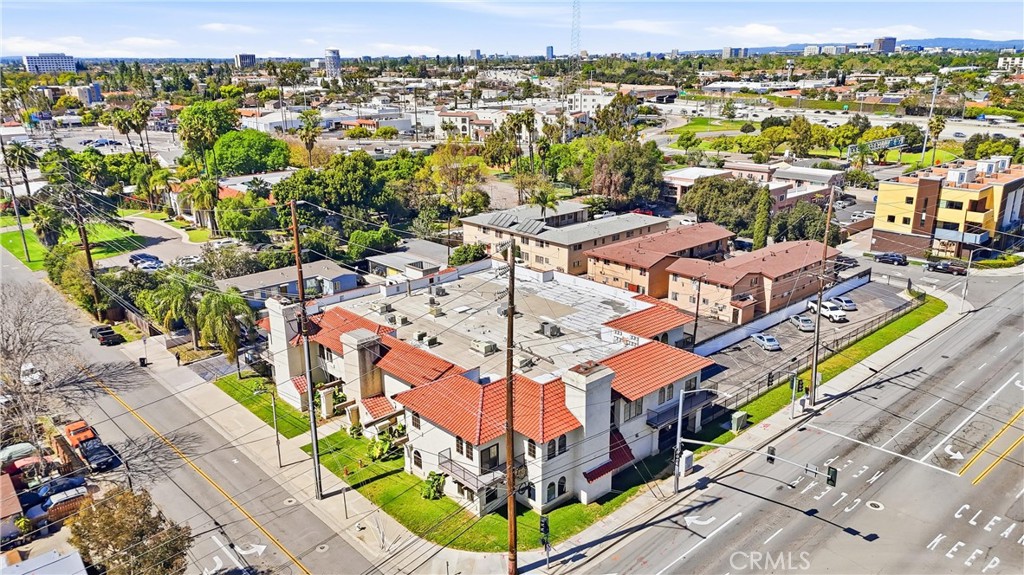 902 N Grand