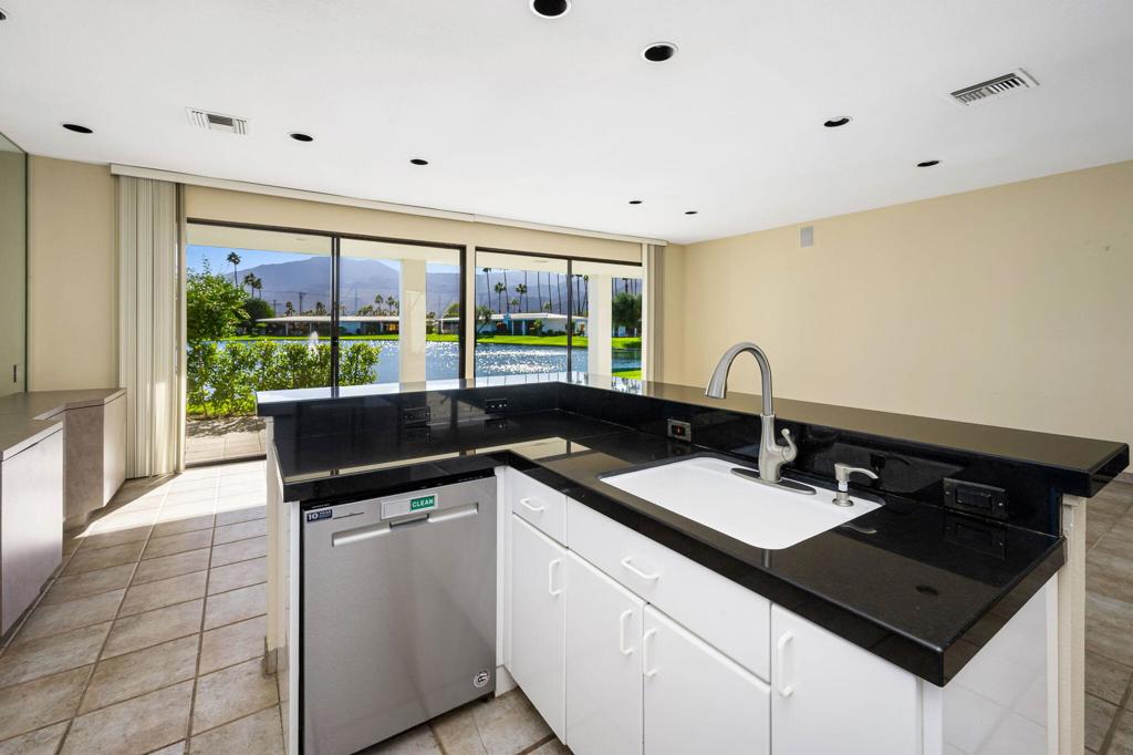 LQCC Lago La Quinta - Residential