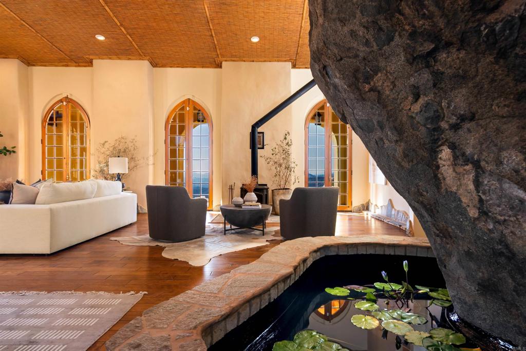 3696 Alta Loma Drive