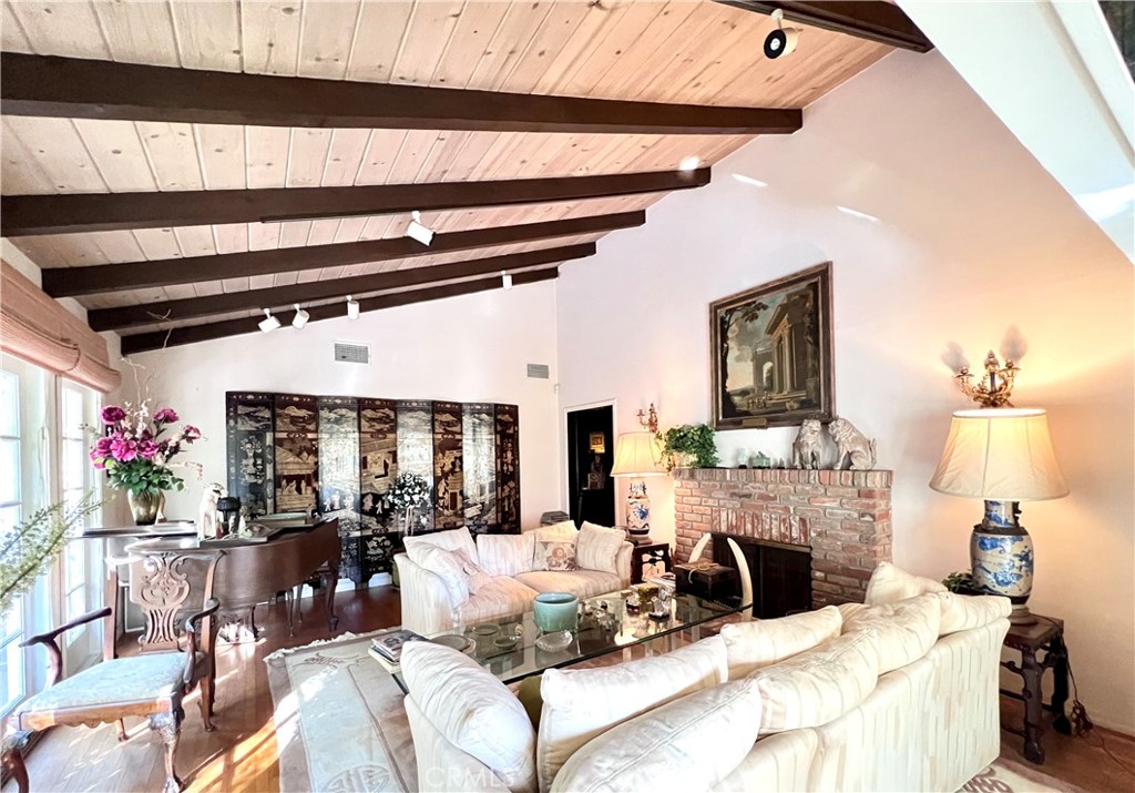2363 Coldwater Canyon Drive