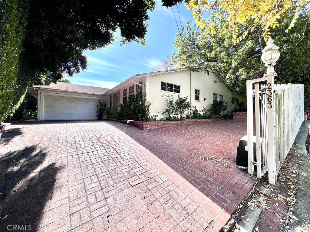 2363 Coldwater Canyon Drive
