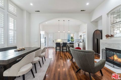 Photo of 5734 Celedon Crk, Playa Vista, CA 90094 (MLS # 25586973)