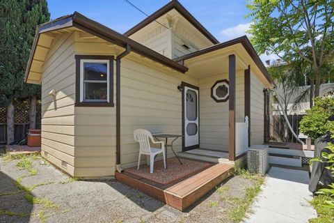 Photo of 430 Franklin Street, Mountain View, CA 94041 (MLS # ML82042725)