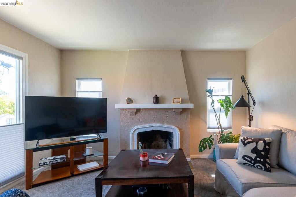 2549 monticello av