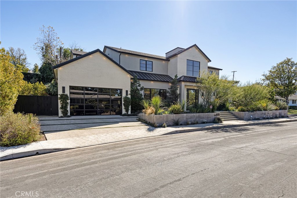 4050 Contera Road