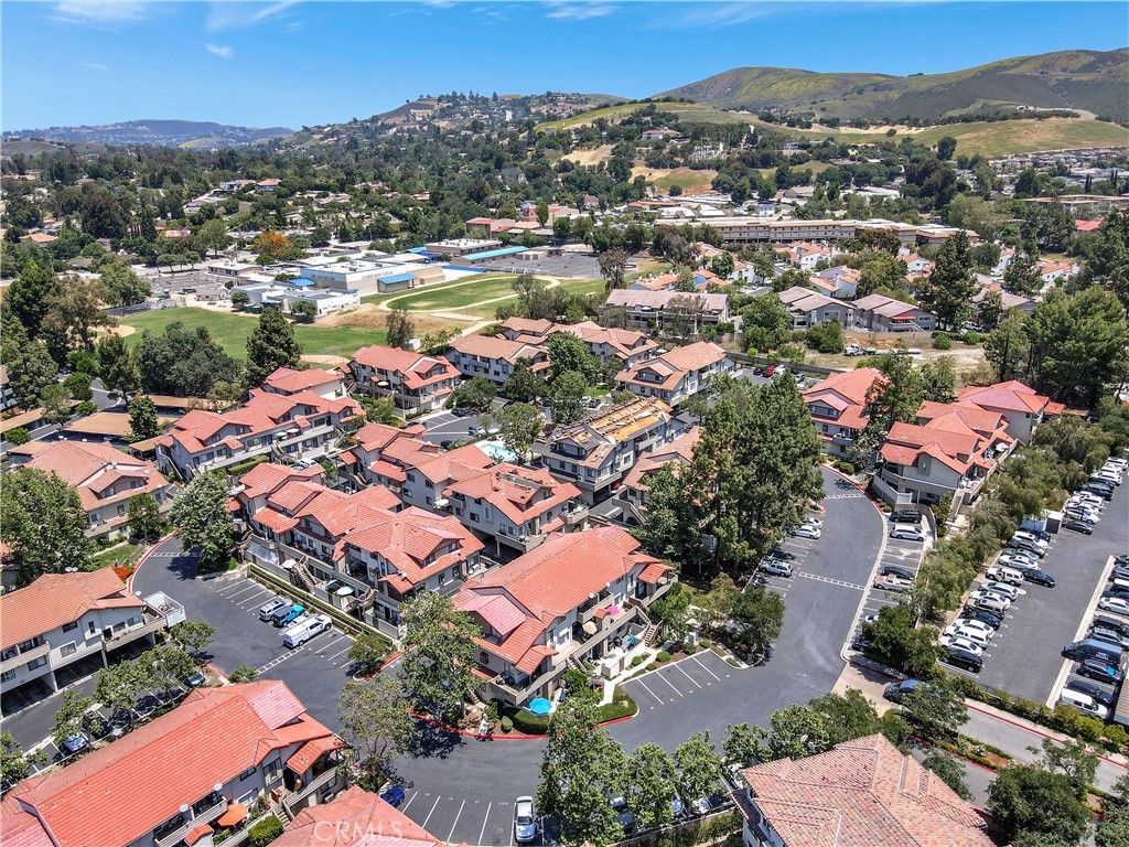 listing image 130726401409075478941