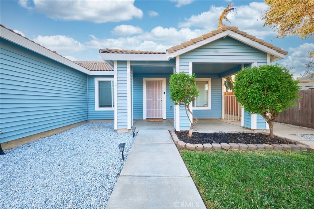Properties 2 343 Silva Drive