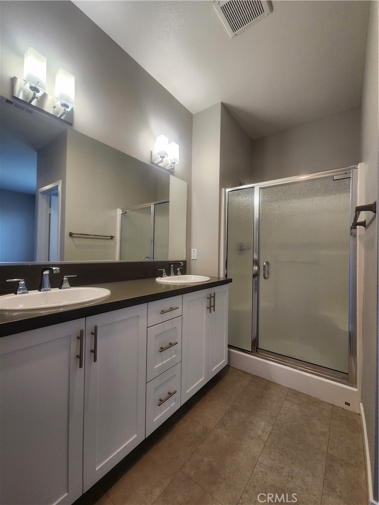 Trailview Townhomes - Residential Lease