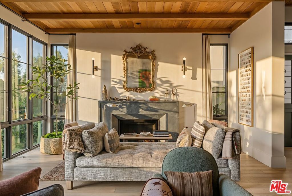 Photo of 4315 Roma Court, Marina Del Rey, CA 90292 (MLS # 26647419)