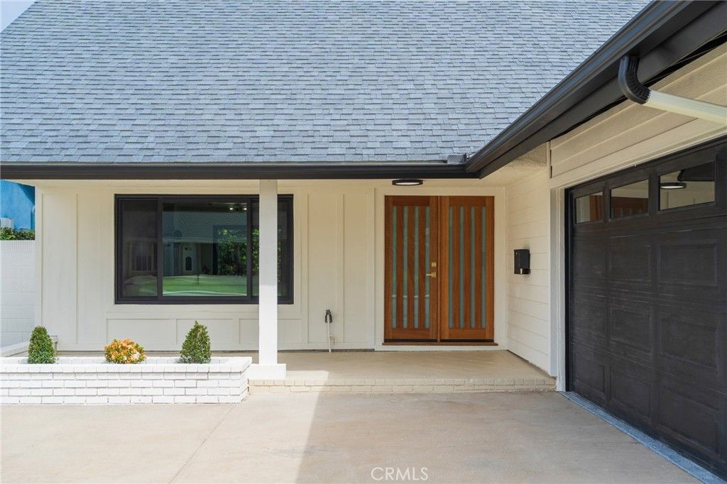 Photo of 10091 Edye Dr, Huntington Beach, CA 92646 (MLS # OC26065399)