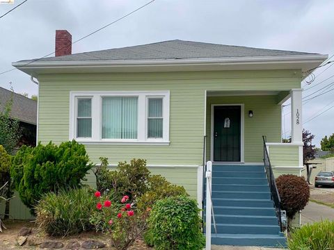 Photo of 1028 61st St St, Oakland, CA 94608 (MLS # 41132632)