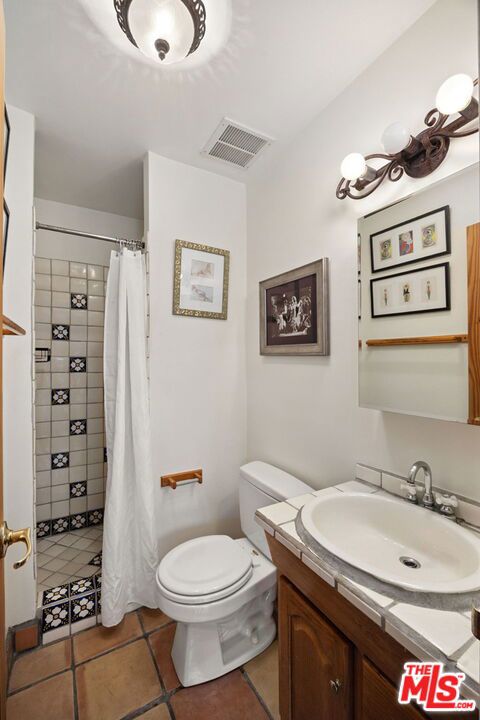 100 S Doheny Drive 214