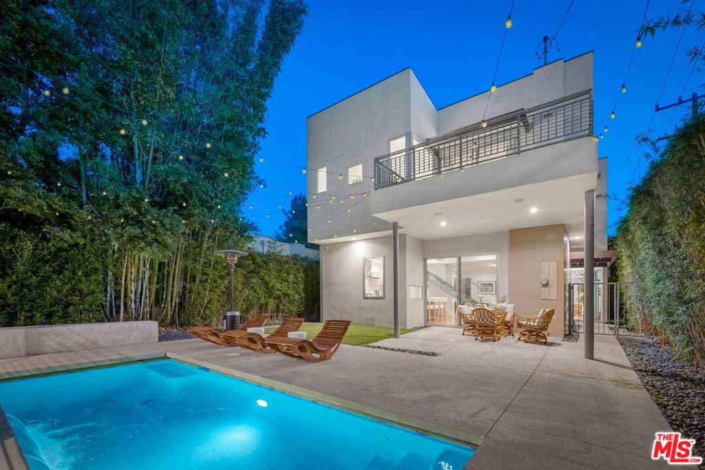 Photo of 8949 Rosewood Avenue, West Hollywood, CA 90048 (MLS # 26651735)