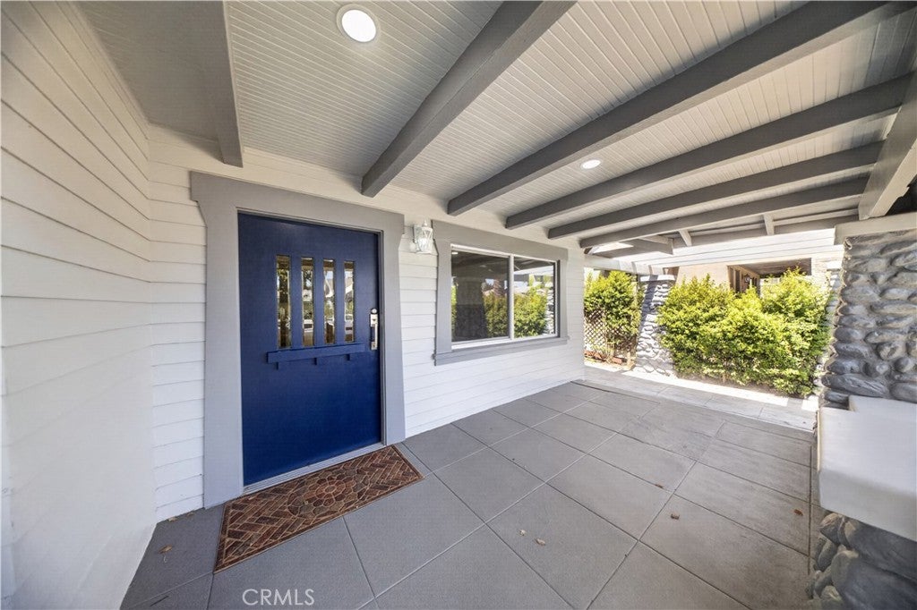 1305 W 46th
