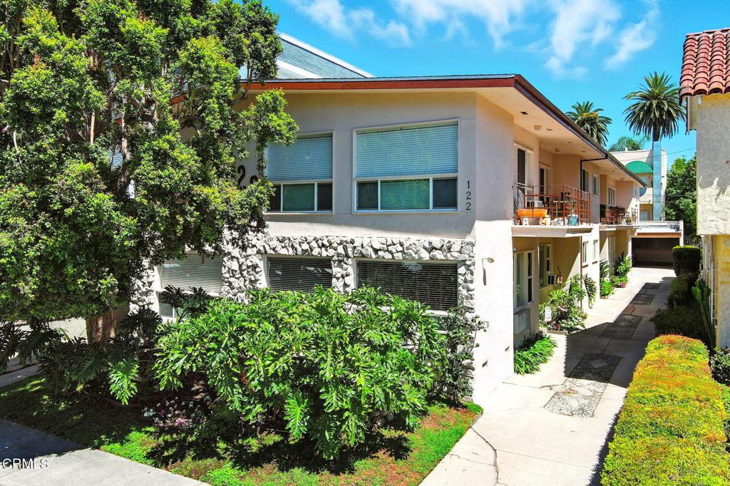 Beverly Grove | 8-Unit Apartment | PRIME LocationWelcome to 122 North Croft Avenue a' a rare investment opportunity in one of Los Angeles' most sought-after rental corridors. Located in the heart of Beverly Grove, this charming 8-unit apartment building boasts a long and stable rental history, making it ideal for investors seeking dependable cash flow and long-term upside.Nestled between Beverly Hills, West Hollywood, and Hollywood, the property offers unbeatable access to LA's most vibrant dining, shopping, and employment centers. Tenants enjoy a walkable lifestyle just moments from The Grove, Cedars-Sinai, Melrose Avenue, and premier retail on Beverly Boulevard.This meticulously maintained building benefits from an ideal tenant profile and consistent occupancy, supported by the area's high rental demand and low turnover. Whether you're seeking a core investment or a value-add opportunity through modernization, 122 North Croft offers the perfect blend of location, stability, and potential.