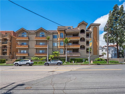 Photo of 4301 Fulton Avenue #303, Sherman Oaks, CA 91423 (MLS # SR26164585)