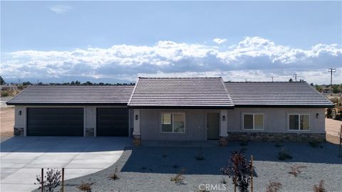 Photo of 12734 Tate Court, Apple Valley, CA 92307 (MLS # HD26104508)