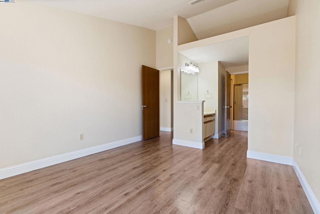 BRENTWOOD VILLA - Residential