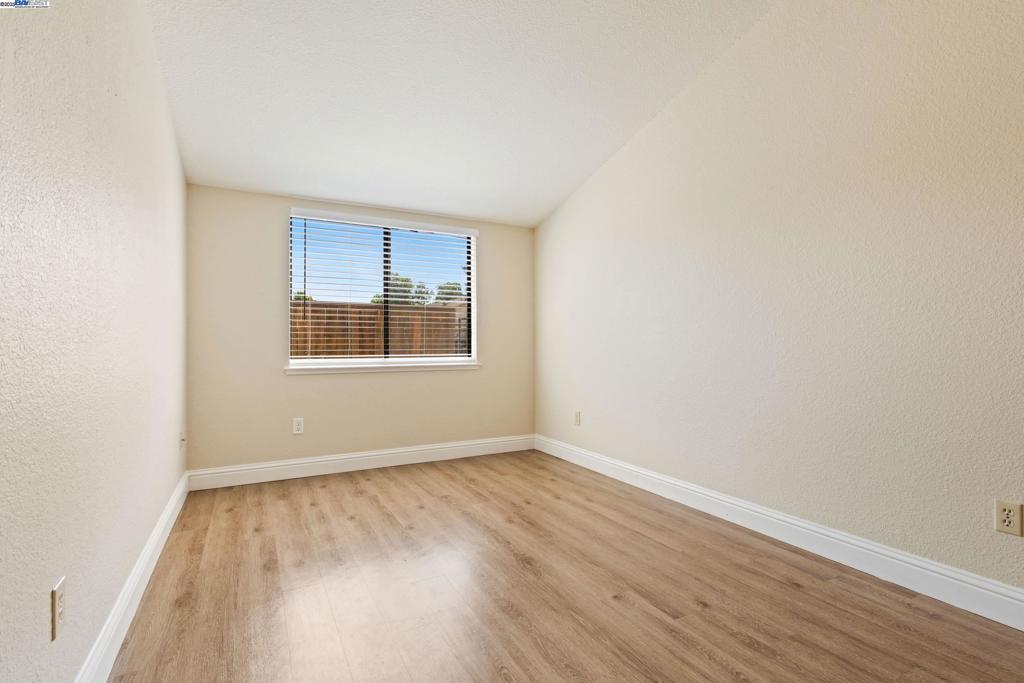 BRENTWOOD VILLA - Residential