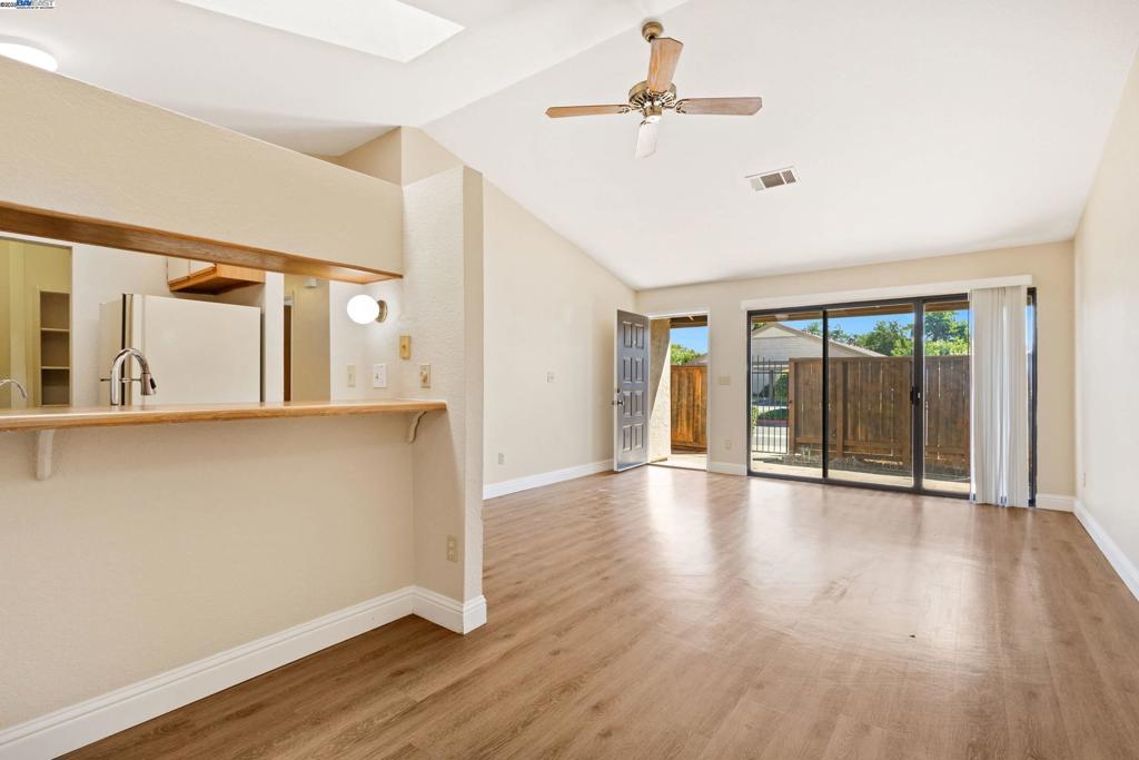BRENTWOOD VILLA - Residential