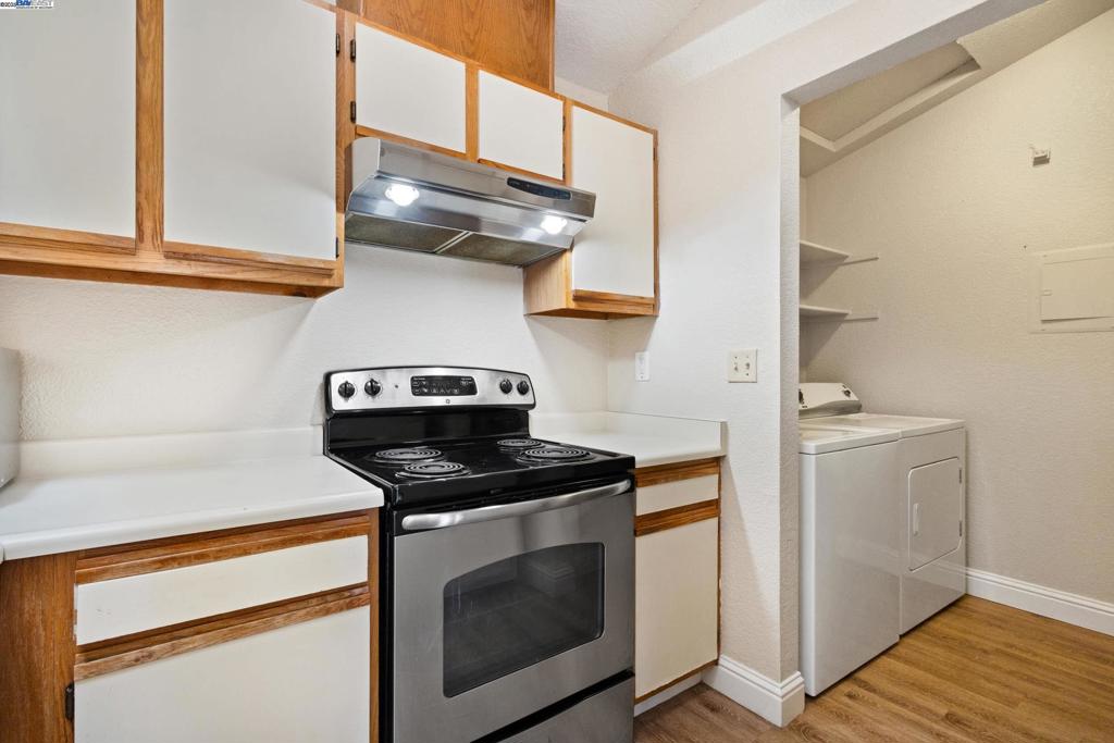 BRENTWOOD VILLA - Residential