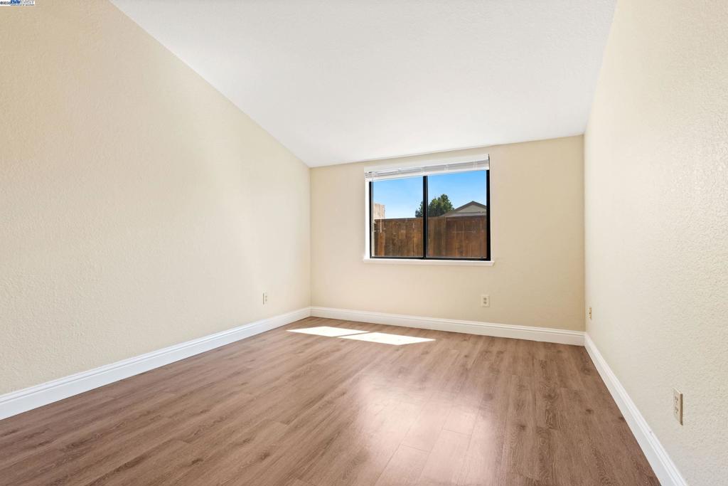 BRENTWOOD VILLA - Residential