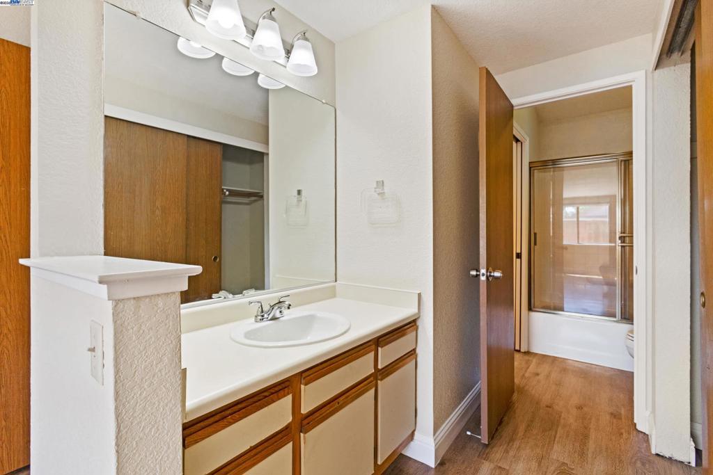 BRENTWOOD VILLA - Residential