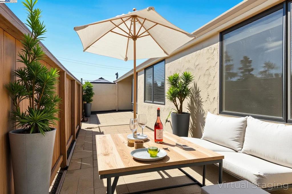 BRENTWOOD VILLA - Residential