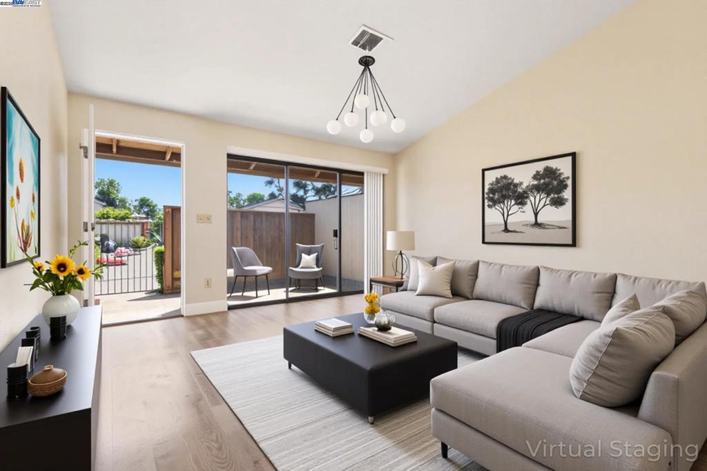 BRENTWOOD VILLA - Residential
