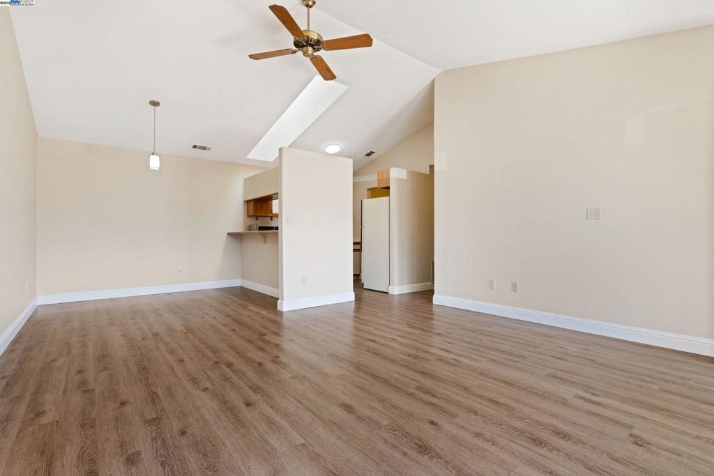 BRENTWOOD VILLA - Residential