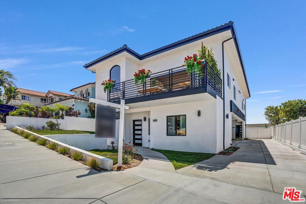 1902 Gates Avenue