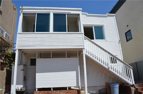 Photo of 830 Monterey Blvd, Hermosa Beach, CA 90254 (MLS # SB26101764)