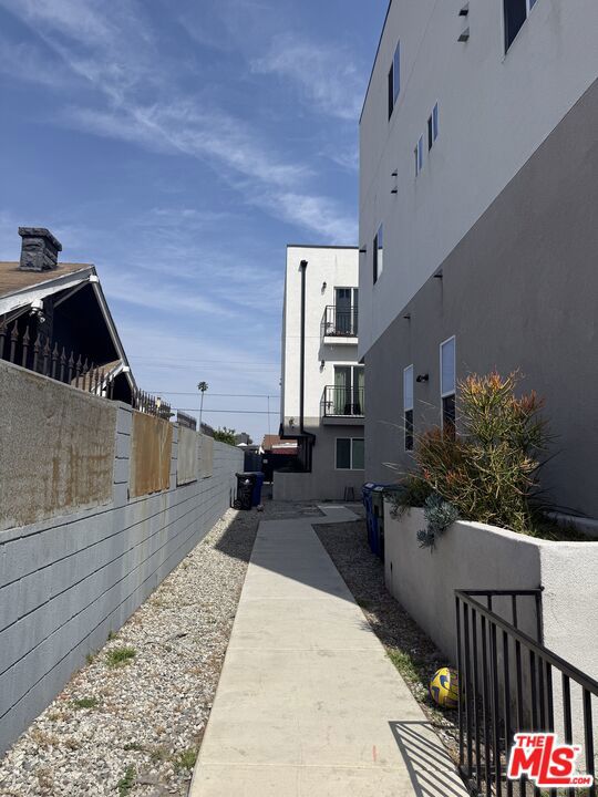 4224 S Western Avenue