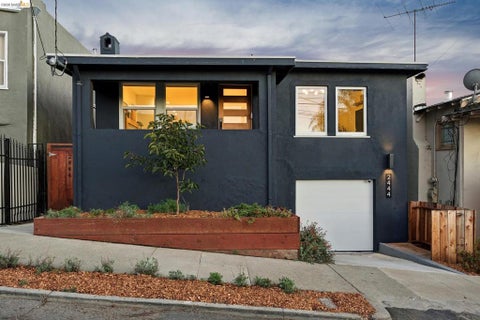 Photo of 2444 Renwick St, Oakland, CA 94601 (MLS # 41149412)