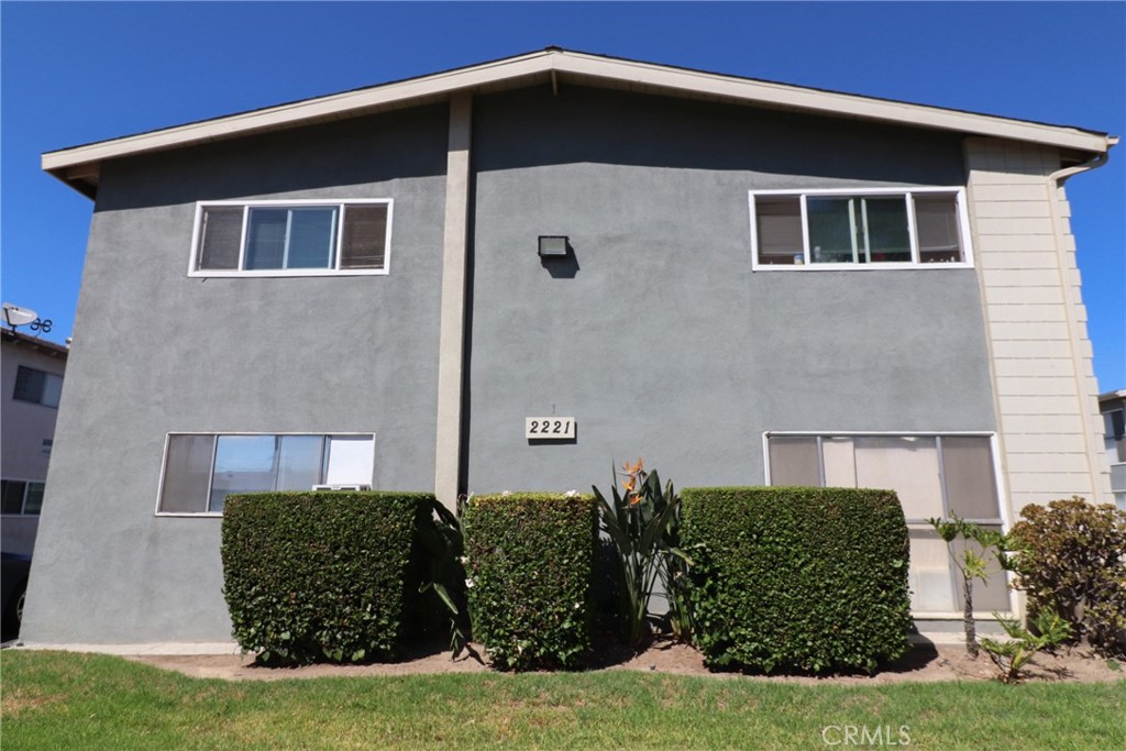 2221 2227 E Westport