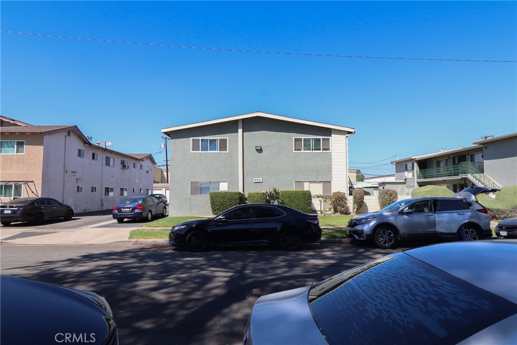 2221 2227 E Westport