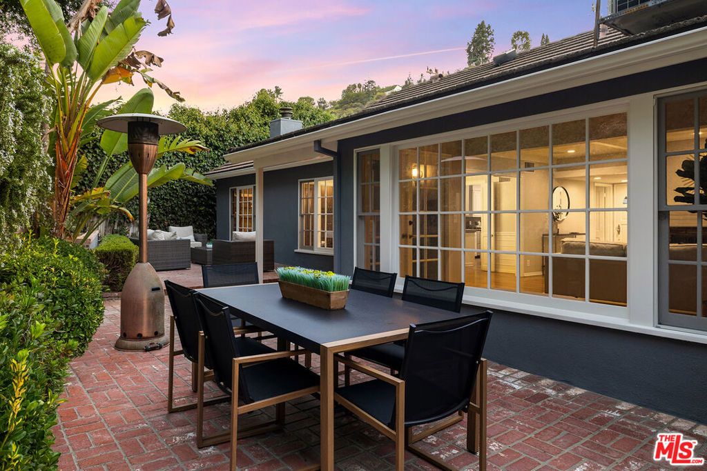 Photo of 3920 Stone Canyon Avenue, Sherman Oaks, CA 91403 (MLS # 25606519)