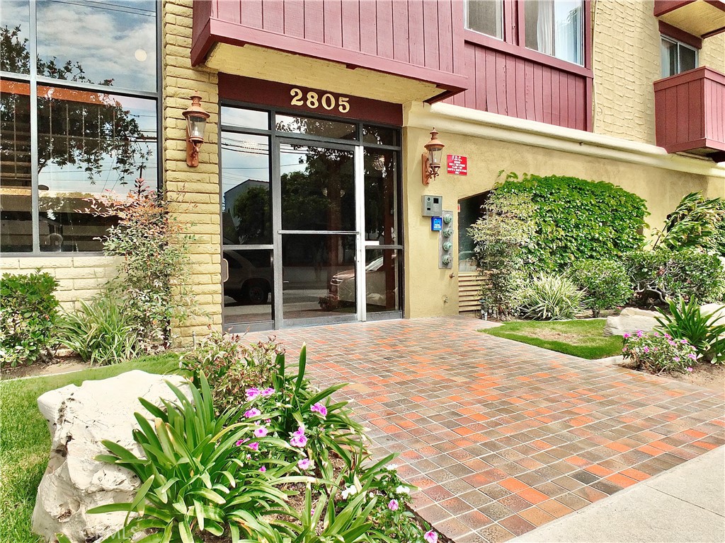 2805 E 3rd Street #10 10