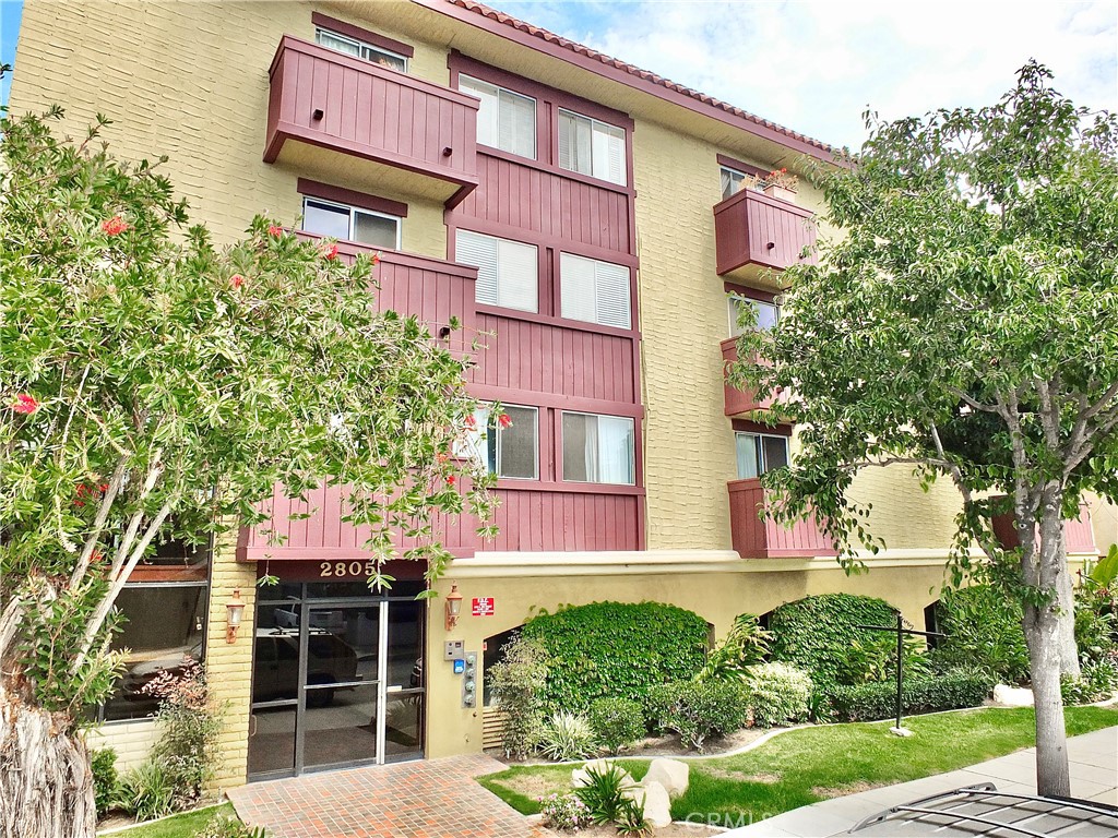 2805 E 3rd Street #10 10