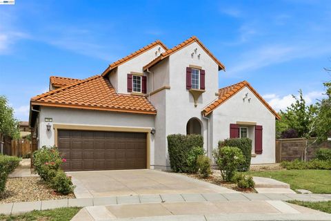 Photo of 10 N Echo Park Ct Ct, Mountain House, CA 95391 (MLS # 41136497)