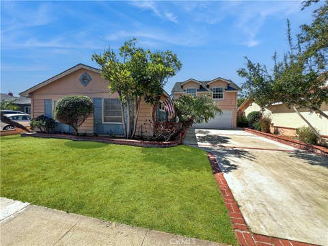 Photo of 503 Traverse DR, Costa Mesa, CA 92626 (MLS # OC26166545)