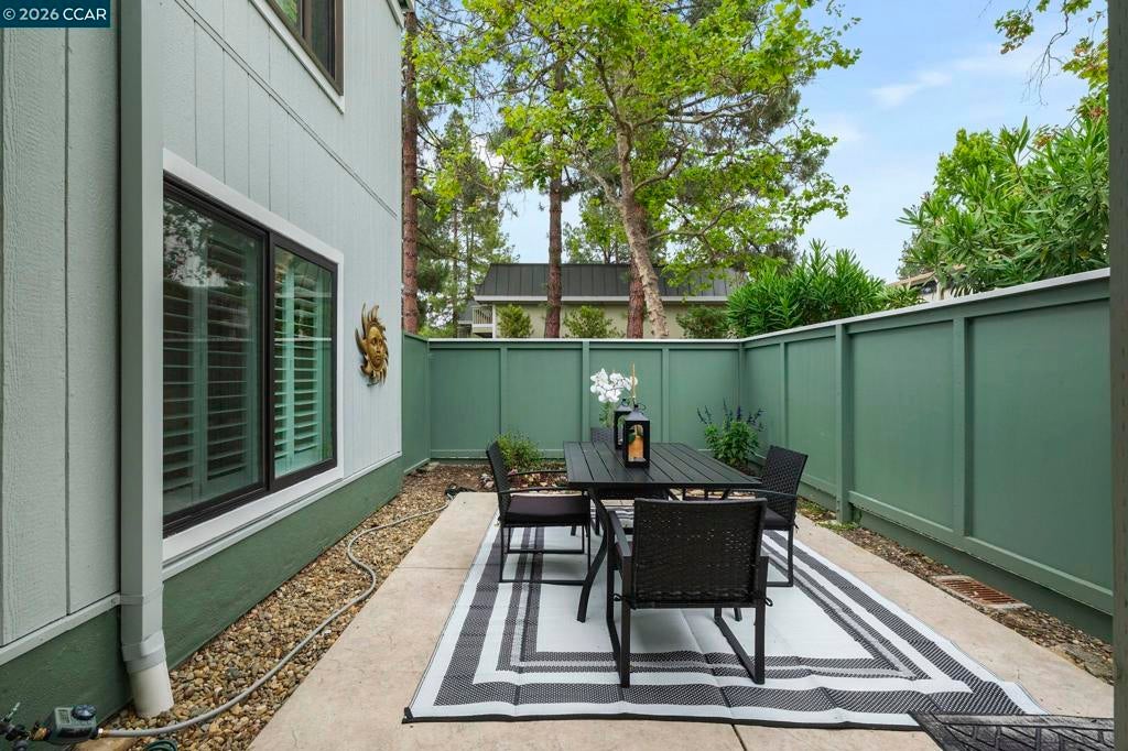 1100 Singingwood 8