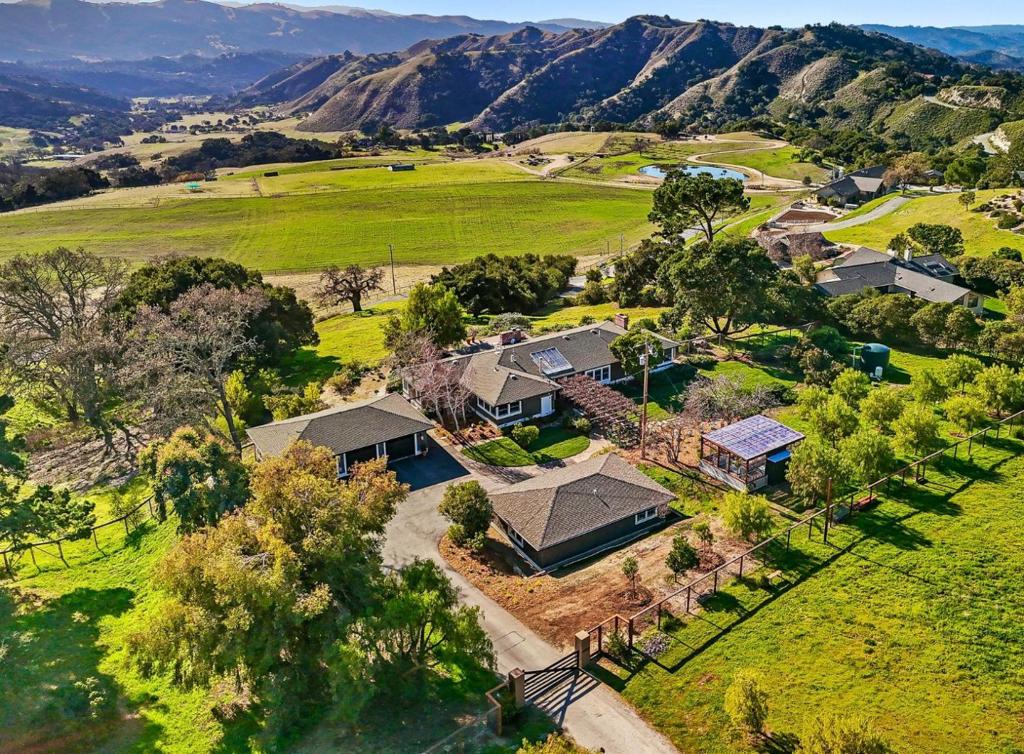 17755 Corral Del Cielo Road
