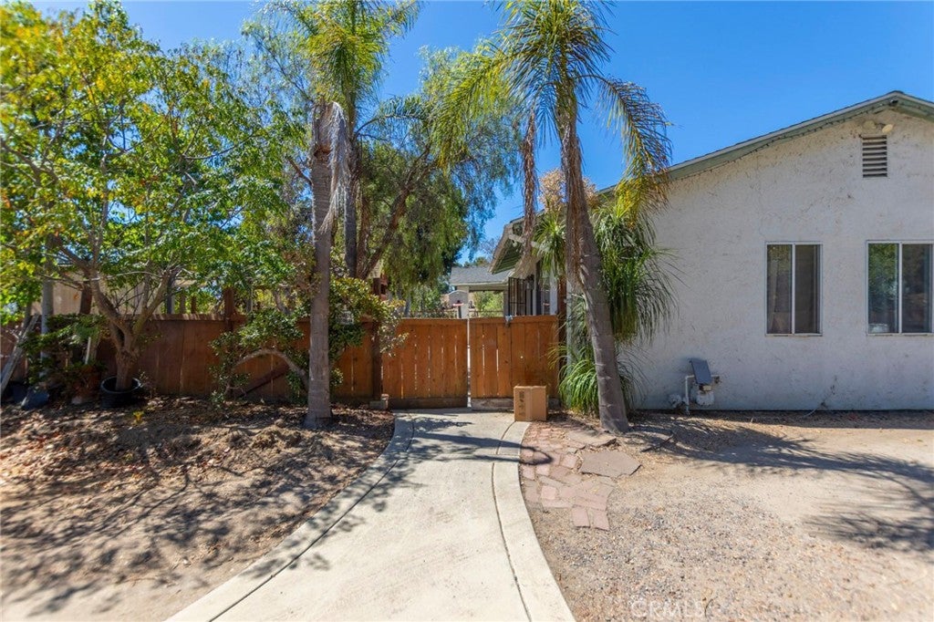 3503 La Mirada