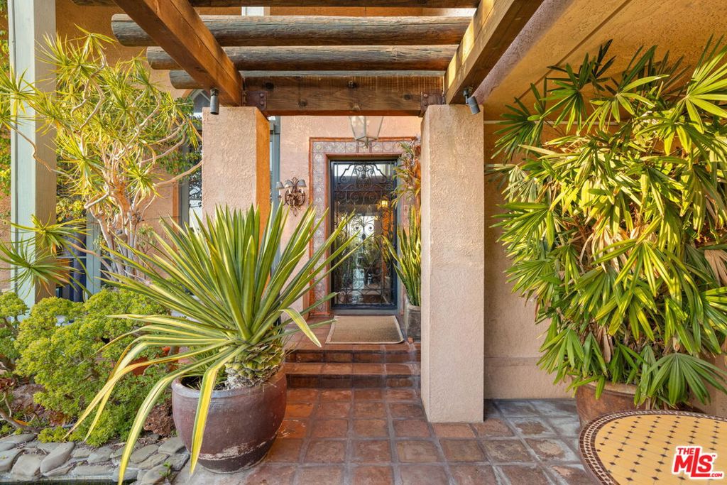 1888 N Crescent Heights Boulevard