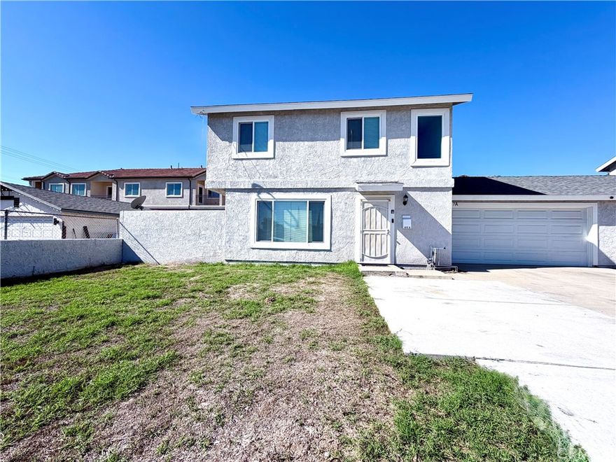 Charming remodeled 3 bedroom, 2 bath home with open floor plan, tons of natural light, and private backyard. Features fresh paint, new carpet, new blinds, central A/C & heat, and an attached 2-car garage with direct access. Prime location near schools, parks, shopping, dining, and just minutes to the 10 & 60 freeways! Rent does not include any utilities. 



All residents must have a FICO score of 700+. Bank statements & employment will be verified.