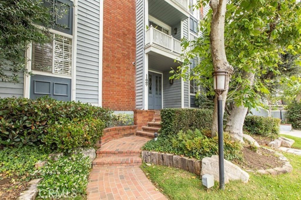 Photo of 11667 Gorham Avenue #306, Los Angeles, CA 90049 (MLS # BB25152401)