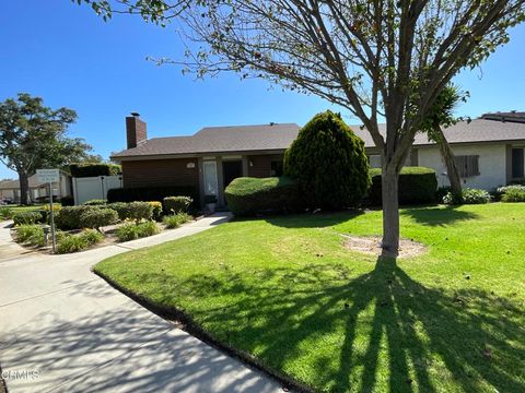 Photo of 608 Holly Avenue, Oxnard, CA 93036 (MLS # V1-36485)