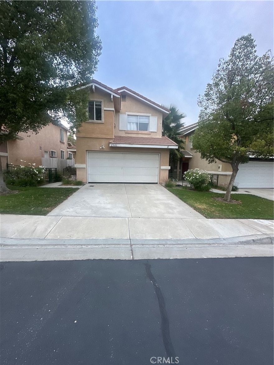 Welcome home to this beautiful 3 bedroom 2.5 bath home located in a quiet neighborhood of Castaic. This neighborhood features low HOA fees and no Mello Roos. This home features a newer remodeled kitchen, walk in closet, double sinks, ceiling fans, breakfast bar, fireplace and too many others to mention. It is located conveniently close to freeways, shopping, schools, libraries, restaurants, and also Castaic Lake and hiking trails are within about 2 miles! This home could be all yours. Come and check it out.
